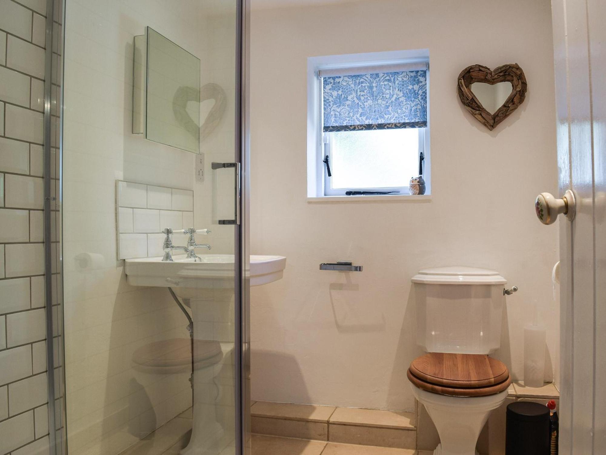 Wayside Cottage Adstock Экстерьер фото